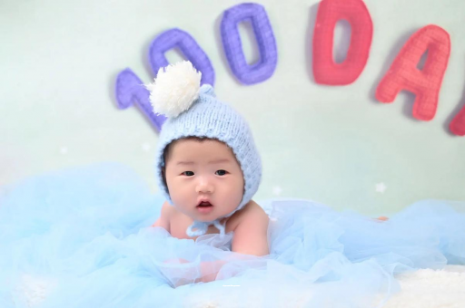 杞县宝宝多久会笑